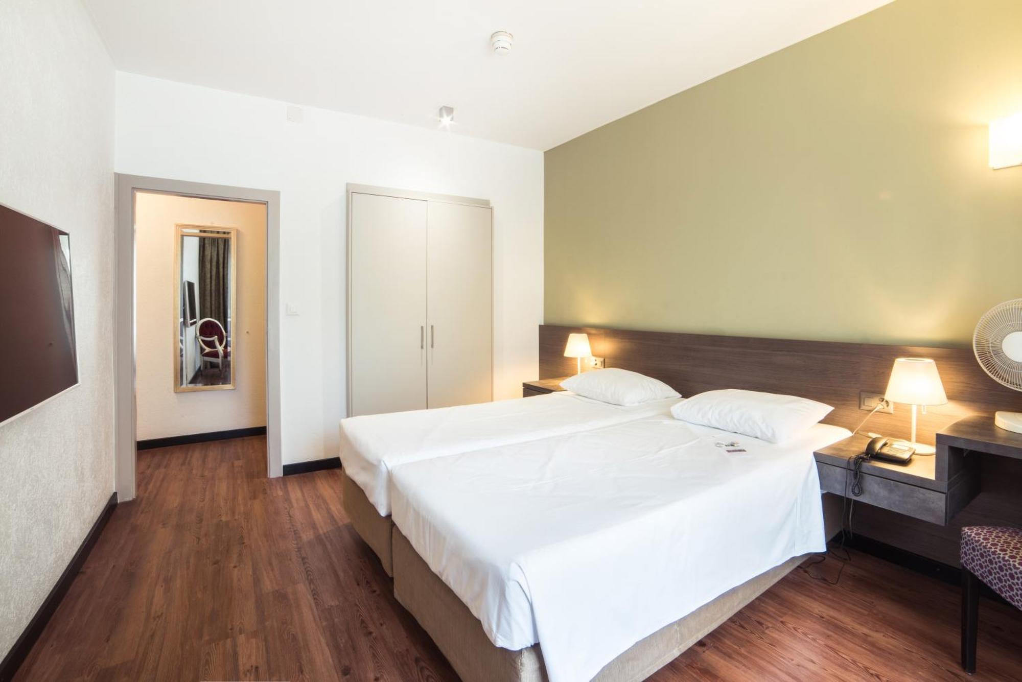 Hotel Montana Genf Szoba fotó