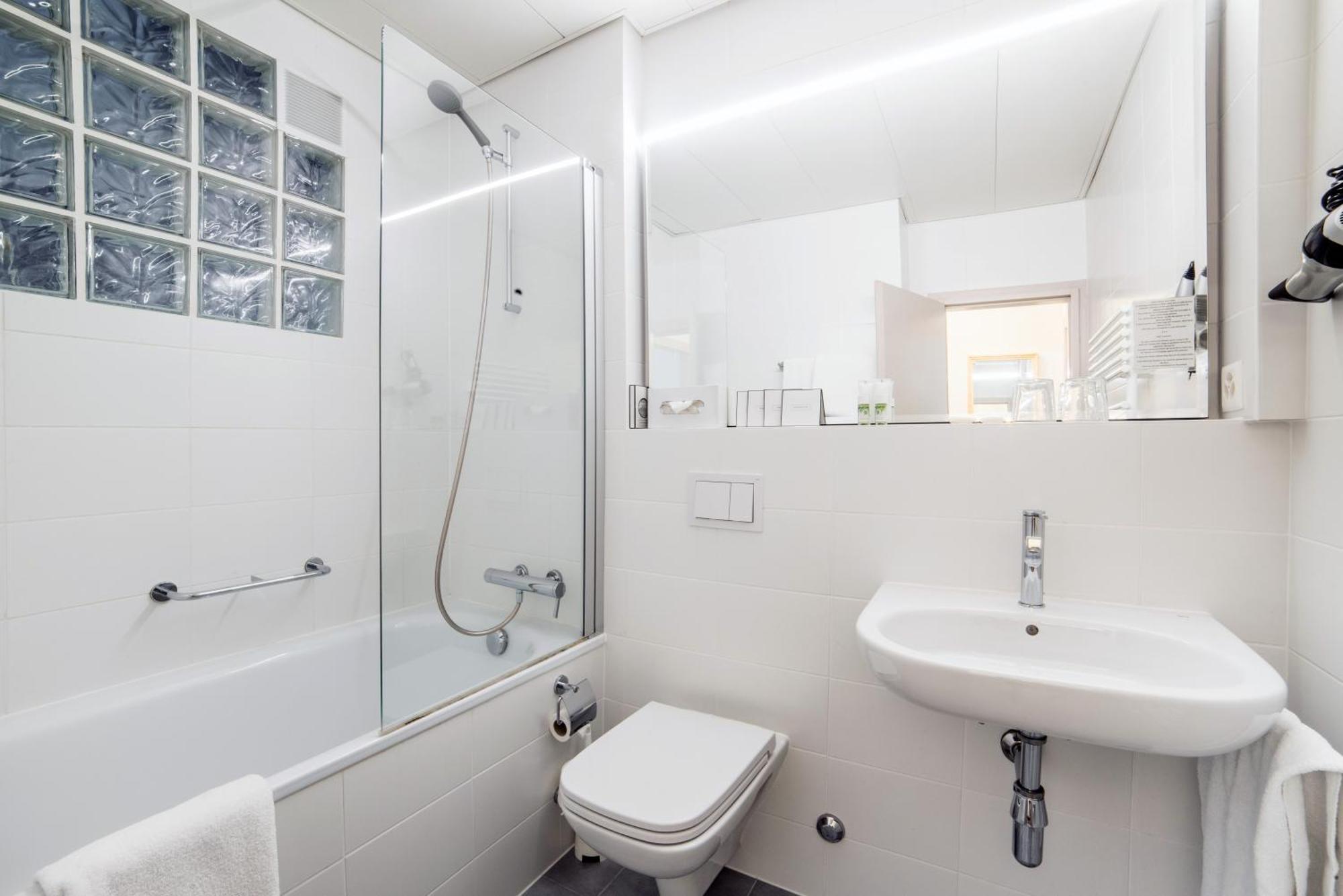 Hotel Montana Genf Szoba fotó