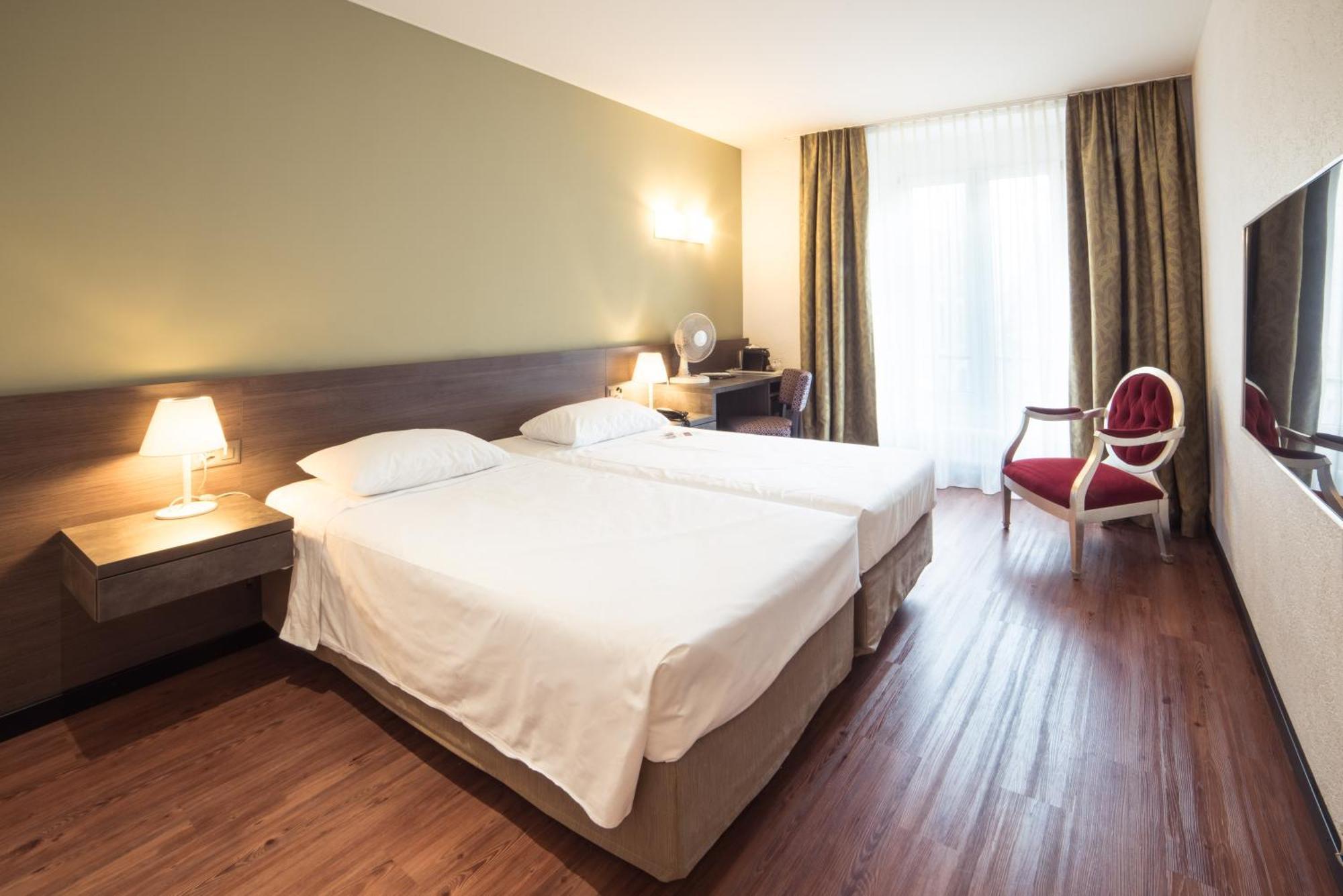 Hotel Montana Genf Szoba fotó
